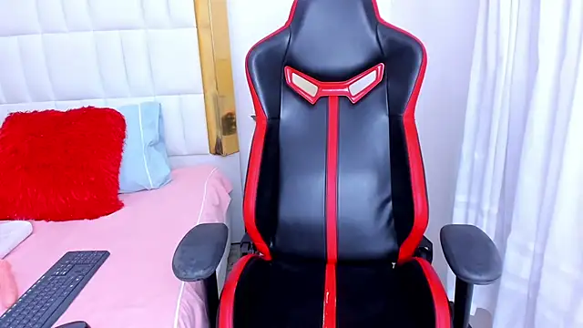 Snapshot of MadelineJackson chatting on March 2025 03:17:01 AM MadelineJackson online show from March 2025 03:17:01 AM