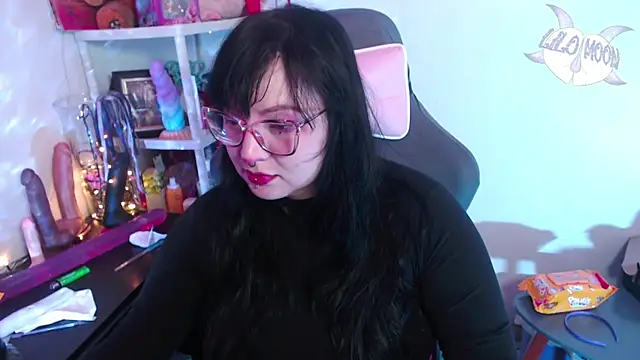 Snapshot of LiloMoon69 chatting on December 2024 02:42:02 AM LiloMoon69 online show from December 2024 02:42:02 AM