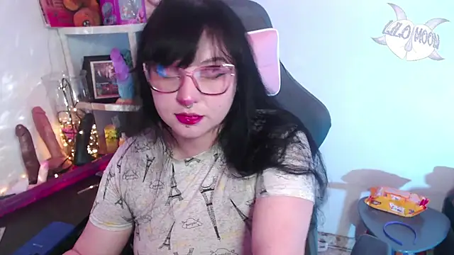 Snapshot of LiloMoon69 chatting on December 2024 04:13:01 AM LiloMoon69 online show from December 2024 04:13:01 AM