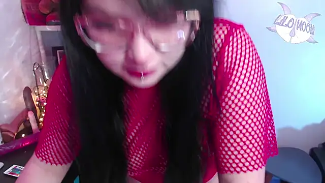 Snapshot of LiloMoon69 chatting on December 2024 02:46:02 AM LiloMoon69 online show from December 2024 02:46:02 AM