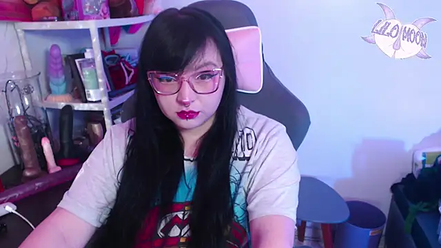 Snapshot of LiloMoon69 chatting on January 2025 02:54:02 AM LiloMoon69 online show from January 2025 02:54:02 AM