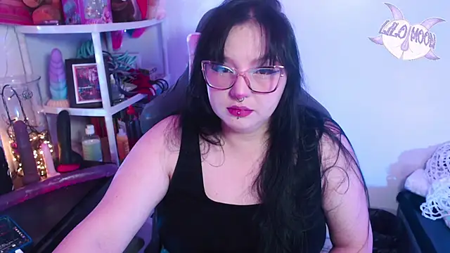 Snapshot of LiloMoon69 chatting on January 2025 02:48:01 AM LiloMoon69 online show from January 2025 02:48:01 AM