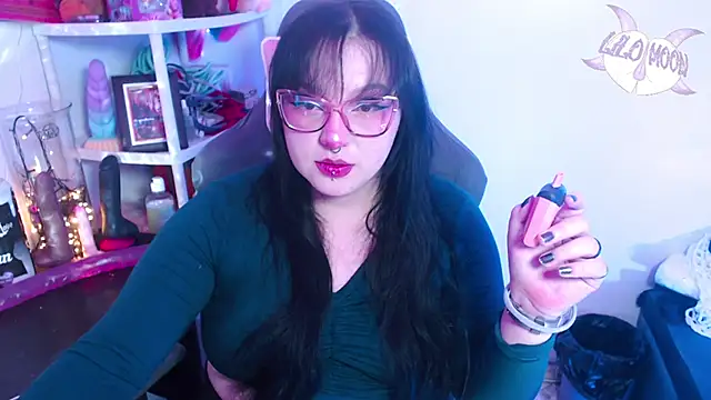Snapshot of LiloMoon69 chatting on January 2025 03:03:02 AM LiloMoon69 online show from January 2025 03:03:02 AM