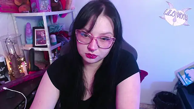 Snapshot of LiloMoon69 chatting on January 2025 02:52:01 AM LiloMoon69 online show from January 2025 02:52:01 AM
