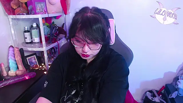 Snapshot of LiloMoon69 chatting on January 2025 02:27:02 AM LiloMoon69 online show from January 2025 02:27:02 AM