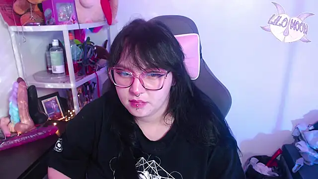 Snapshot of LiloMoon69 chatting on January 2025 05:29:02 AM LiloMoon69 online show from January 2025 05:29:02 AM