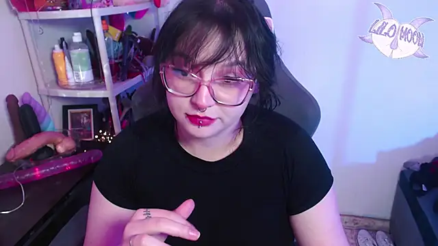 Snapshot of LiloMoon69 chatting on January 2025 07:25:02 AM LiloMoon69 online show from January 2025 07:25:02 AM