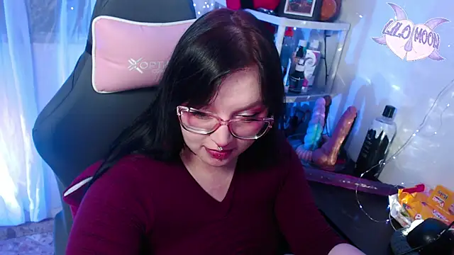Snapshot of LiloMoon69 chatting on January 2025 06:46:01 AM LiloMoon69 online show from January 2025 06:46:01 AM