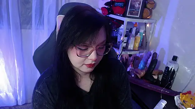 Snapshot of LiloMoon69 chatting on February 2025 04:37:01 AM LiloMoon69 online show from February 2025 04:37:01 AM