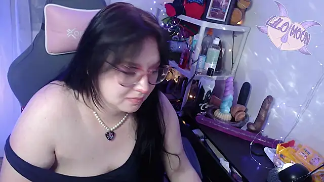 Snapshot of LiloMoon69 chatting on February 2025 06:57:01 AM LiloMoon69 online show from February 2025 06:57:01 AM
