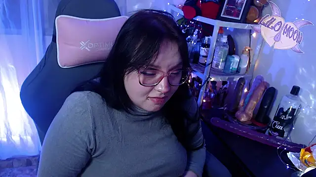 Snapshot of LiloMoon69 chatting on February 2025 06:35:01 AM LiloMoon69 online show from February 2025 06:35:01 AM