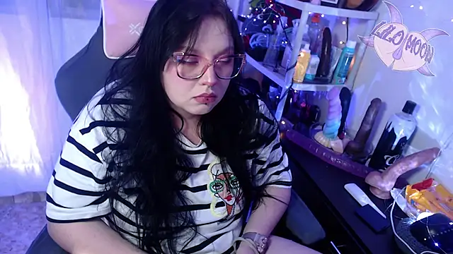 Snapshot of LiloMoon69 chatting on February 2025 03:11:01 AM LiloMoon69 online show from February 2025 03:11:01 AM