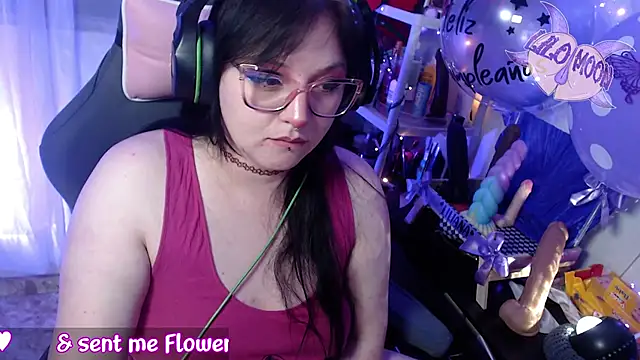 Snapshot of LiloMoon69 chatting on February 2025 06:52:02 AM LiloMoon69 online show from February 2025 06:52:02 AM