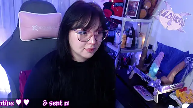 Snapshot of LiloMoon69 chatting on February 2025 06:34:01 AM LiloMoon69 online show from February 2025 06:34:01 AM