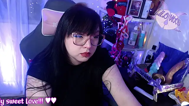 Snapshot of LiloMoon69 chatting on February 2025 04:20:01 AM LiloMoon69 online show from February 2025 04:20:01 AM