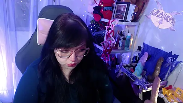 Snapshot of LiloMoon69 chatting on February 2025 03:21:01 AM LiloMoon69 online show from February 2025 03:21:01 AM