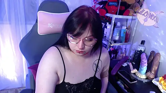 Snapshot of LiloMoon69 chatting on February 2025 03:45:02 AM LiloMoon69 online show from February 2025 03:45:02 AM