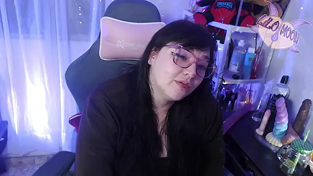Snapshot of LiloMoon69 chatting on February 2025 07:00:01 AM LiloMoon69 online show from February 2025 07:00:01 AM