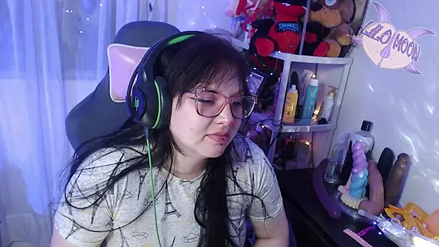 Snapshot of LiloMoon69 chatting on March 2025 06:37:02 AM LiloMoon69 online show from March 2025 06:37:02 AM
