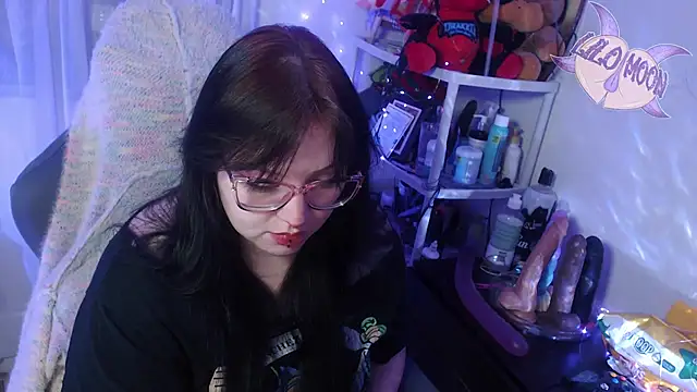 Snapshot of LiloMoon69 chatting on March 2025 03:35:02 AM LiloMoon69 online show from March 2025 03:35:02 AM