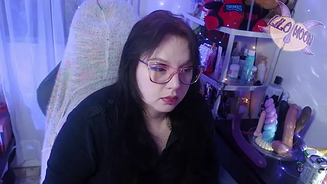 Snapshot of LiloMoon69 chatting on March 2025 03:40:01 AM LiloMoon69 online show from March 2025 03:40:01 AM