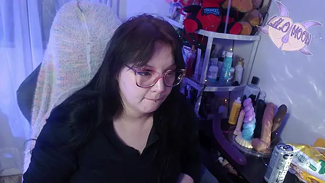 Snapshot of LiloMoon69 chatting on March 2025 06:46:01 AM LiloMoon69 online show from March 2025 06:46:01 AM