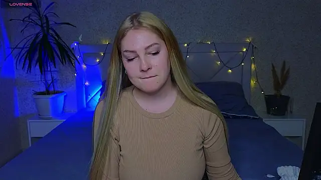 Snapshot of Catherine_River chatting on March 2026 05:52:02 PM Catherine River online show from March 2026 05:52:02 PM