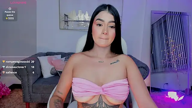 amelie jhons online show from January 2025 12:00:01 AM