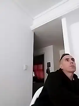 Snapshot of HELL_FIRE chatting on April 2026 06:32:01 PM HELL FIRE online show from April 2026 06:32:01 PM