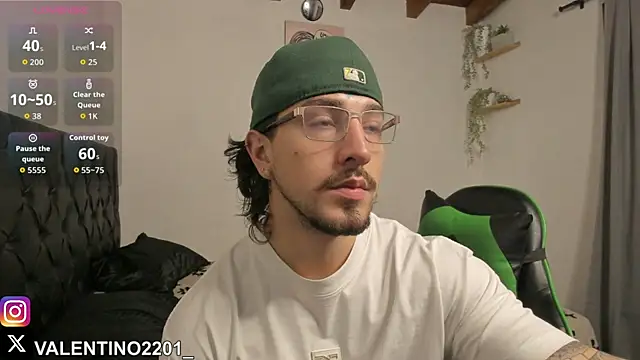 Snapshot of Valentino_Xander chatting on October 2025 01:05:01 AM Valentino Xander online show from October 2025 01:05:01 AM