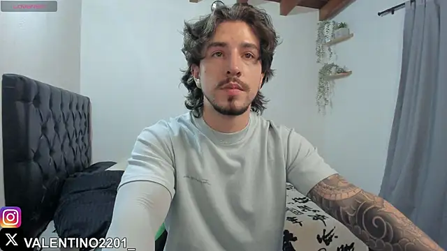 Snapshot of Valentino_Xander chatting on October 2025 11:49:02 PM Valentino Xander online show from October 2025 11:49:02 PM