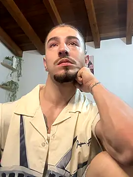 Valentino Xander online show from November 2025 12:20:02 AM