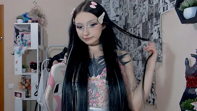 Snapshot of hikmurr chatting on December 2024 08:07:01 PM hikmurr online show from December 2024 08:07:01 PM