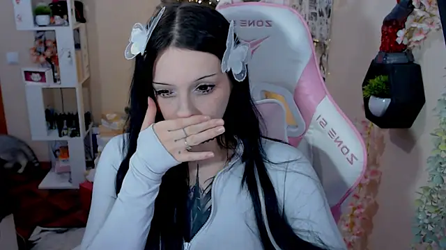 Snapshot of hikmurr chatting on December 2024 06:26:02 PM hikmurr online show from December 2024 06:26:02 PM