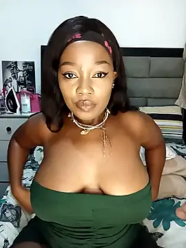 Snapshot of bigbootyboohle chatting on January 2025 06:38:01 PM bigbootyboohle online show from January 2025 06:38:01 PM