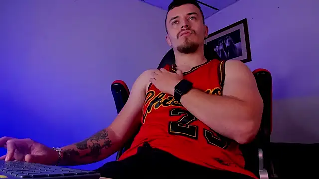 james connor2 online show from December 2024 07:03:02 PM