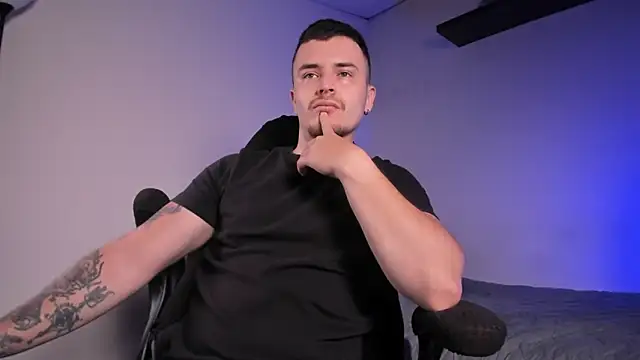 Snapshot of james_connor2 chatting on April 2026 07:19:01 PM james connor2 online show from April 2026 07:19:01 PM