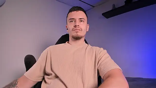 Snapshot of james_connor2 chatting on April 2026 06:56:01 PM james connor2 online show from April 2026 06:56:01 PM