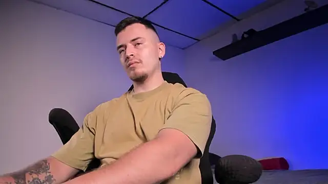 Snapshot of james_connor2 chatting on April 2026 06:54:02 PM james connor2 online show from April 2026 06:54:02 PM