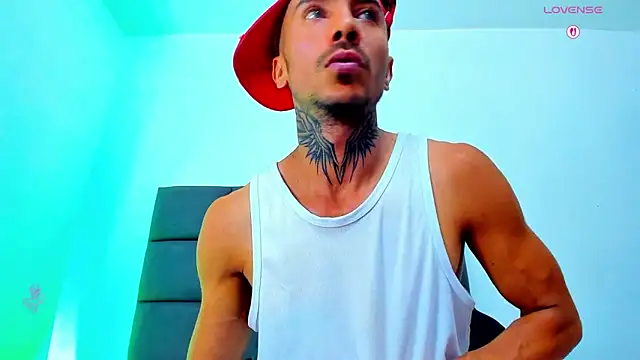 Snapshot of steven_hott8 chatting on April 2026 07:25:02 PM steven hott8 online show from April 2026 07:25:02 PM