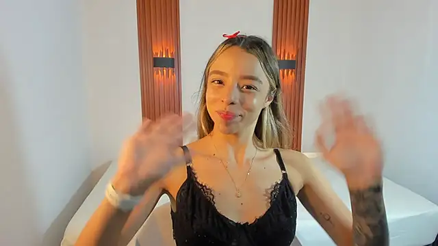 AliceRoss0 online show from November 2025 08:12:01 PM