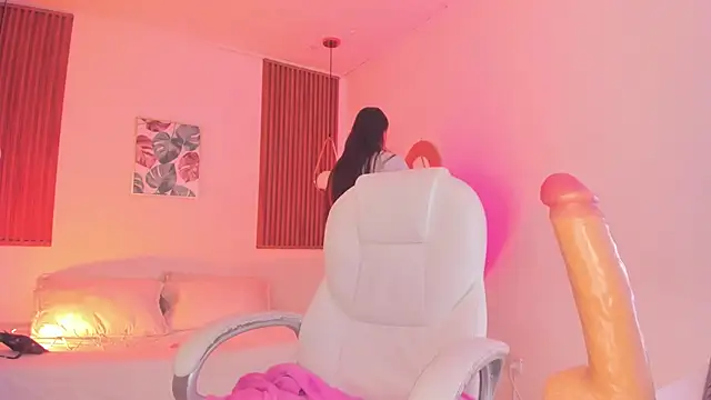 Snapshot of TiffanyWright chatting on November 2025 11:20:01 AM TiffanyWright online show from November 2025 11:20:01 AM