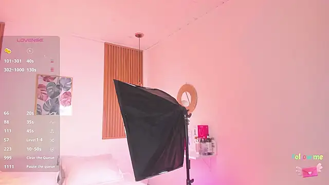 Snapshot of TiffanyWright chatting on November 2025 01:23:02 PM TiffanyWright online show from November 2025 01:23:02 PM