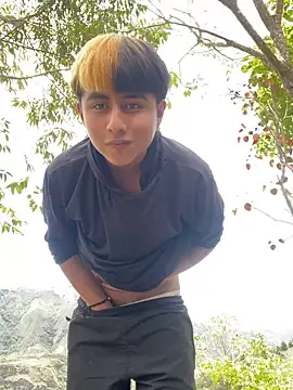 Snapshot of FlpGmz chatting on September 2025 06:02:01 PM FlpGmz online show from September 2025 06:02:01 PM