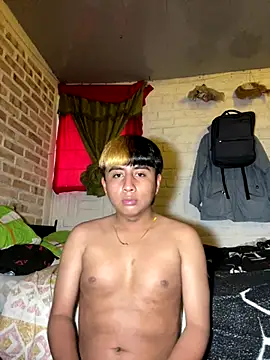 Snapshot of FlpGmz chatting on October 2025 08:15:01 PM FlpGmz online show from October 2025 08:15:01 PM