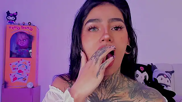 shadowcatt  online show from November 2025 05:24:02 PM