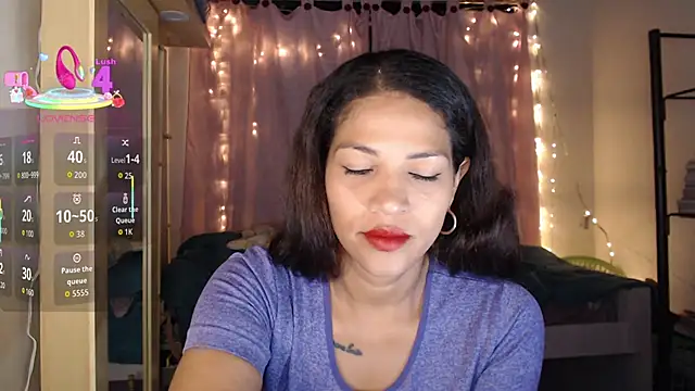 Snapshot of makennaa_ chatting on October 2025 09:52:01 AM makennaa online show from October 2025 09:52:01 AM