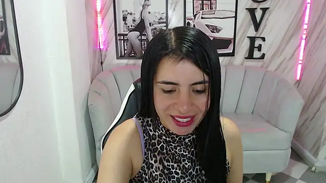 Snapshot of _samantha_b chatting on February 2025 12:57:02 PM samantha b online show from February 2025 12:57:02 PM