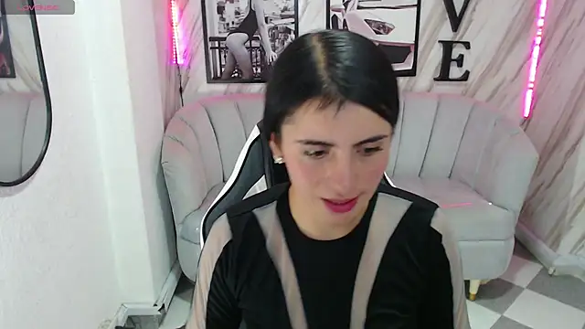 Snapshot of _samantha_b chatting on February 2025 07:00:01 PM samantha b online show from February 2025 07:00:01 PM