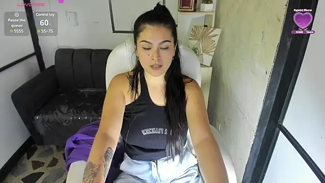 Snapshot of TifanyWhite_ chatting on January 2025 08:32:02 PM TifanyWhite online show from January 2025 08:32:02 PM